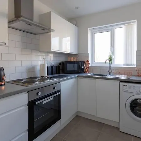 Luxury 3-Bedroom, 2-Bathroom Home Sleeps 7 People Liverpool Exterior photo