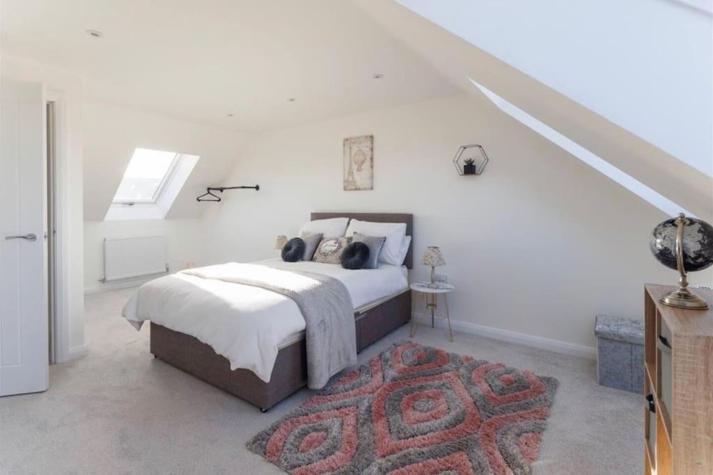 Luxury 3-bedroom, 2-bathroom Sleeps 7 People Holiday home